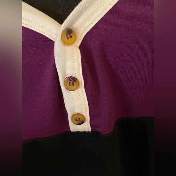 NWT Women's Plus Corfrute Purple, Black and White Top V-Neck Size XL - Picture 2 of 4